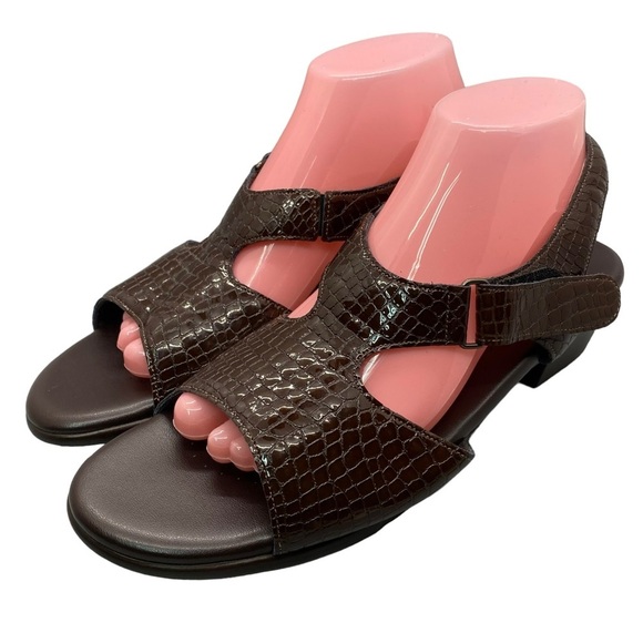 SAS San Antonio Shoemakers Suntimer Sandals Brown Croc Print Leather Comfort 10N - Picture 1 of 13